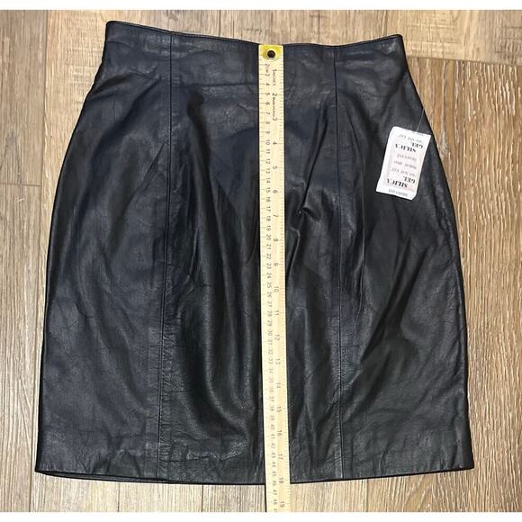 Vintage Wilson's Leather Black Mini Skirt Sz 6 NEW! Classic Timeless Mob Wives - Picture 9 of 9